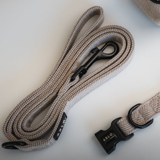 Brown Tweed Lead