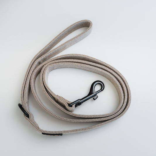 Brown Tweed Lead